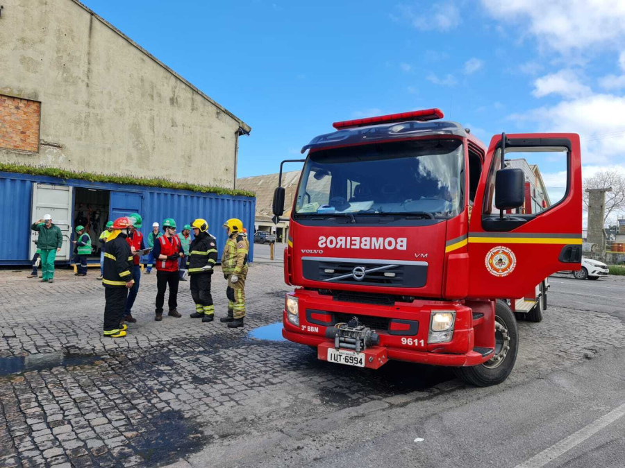 Porto Novo passa por simulado incidentes de combate a incêndio, vazamento de óleo e resgate de vítimas