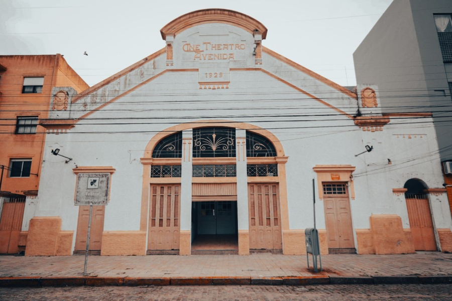 Companhia teatral InAção oferece oficinas gratuitas no Teatro Municipal do Rio Grande 
